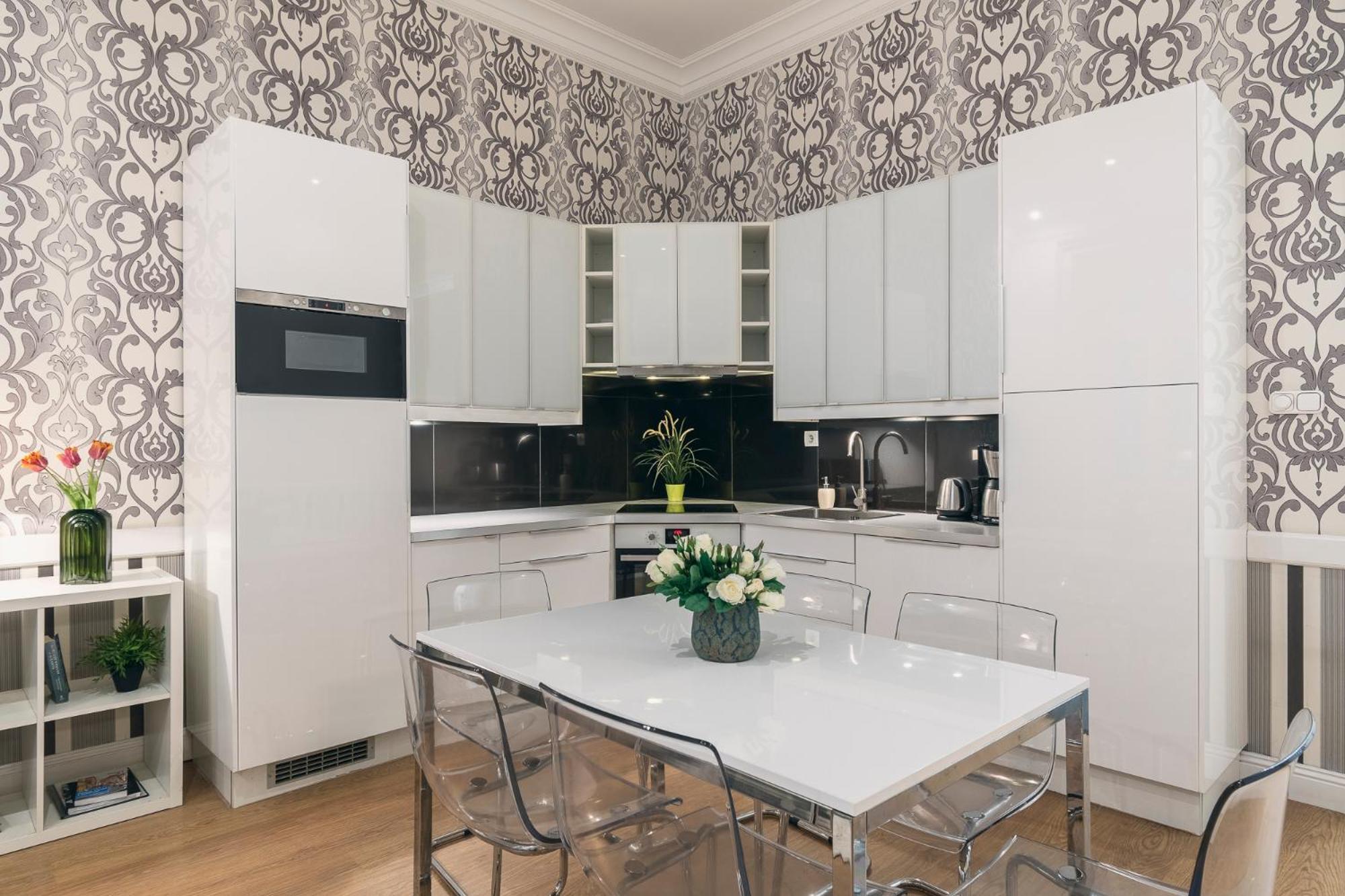 Apartman Ruin Bar 2 Bedroom 1.5 Bath Apt. Sleeps 6 *
